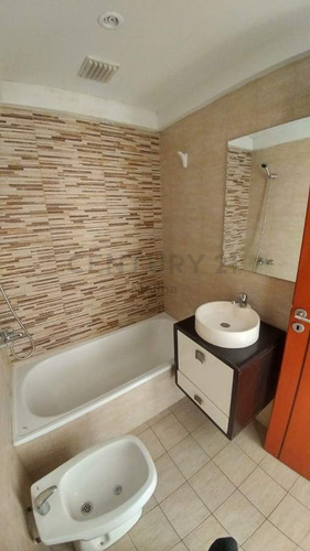 Venta: Dos Ambientes Balcón Terraza Y Cochera En Balvanera
