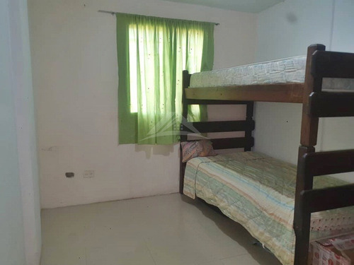 Town House Ubicado En Villas Santa María, Nueva Barcelona (a Pocos Metros Del Farmatodo Del Ingenio) Precio Negociable