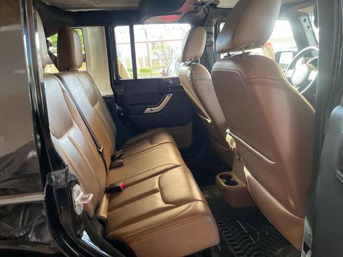 Jeep Wrangler 3.6 3p Sahara V6 4x4 At