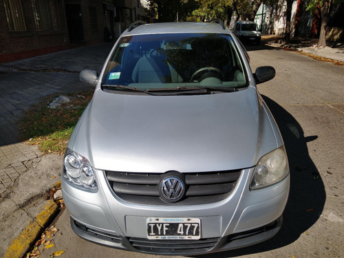 Volkswagen Suran 1.6 I Trendline 90b 2010