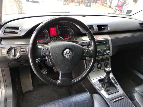 Imagen 9 de 15 de Volkswagen Passat 2.0 Tdi Caja Manual De 6 Velocidades