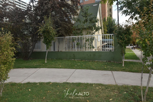Casa En Venta De 14 Dorm. En Macul/hogar Adulto Mayor