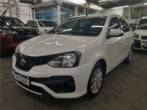 Toyota Etios 1.5 X PLUS 16V FLEX 4P AUTOMÁTICO