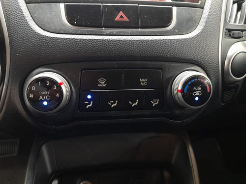 Imagem 10 de 15 de Hyundai Ix35 2.0 Mpi 4x2 16v 2011