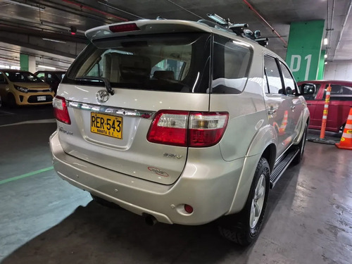 Toyota Fortuner 3.0 Sr5