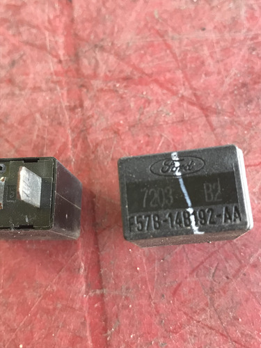Relay De Caja Fusibles Ford F57b 14b192 Aa (Usado)