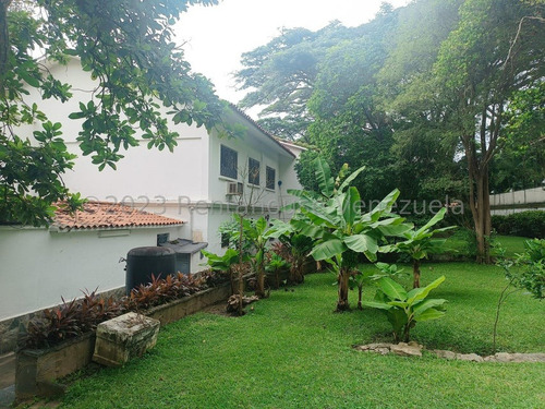 Casa En Venta En Country Club Caracas Para Remodelar Pozo De Agua Chacao Caracas Casas Angela Tochon 2000 Metros Terreno