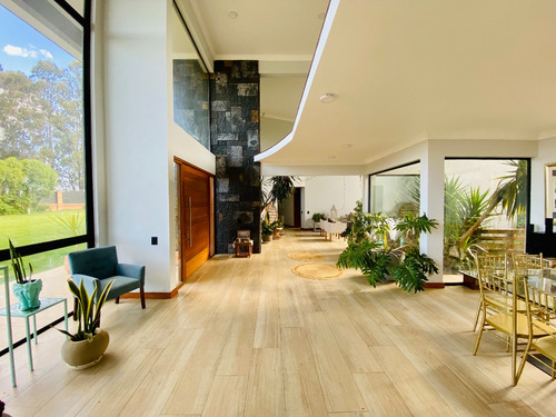 Exclusiva Casa En Venta