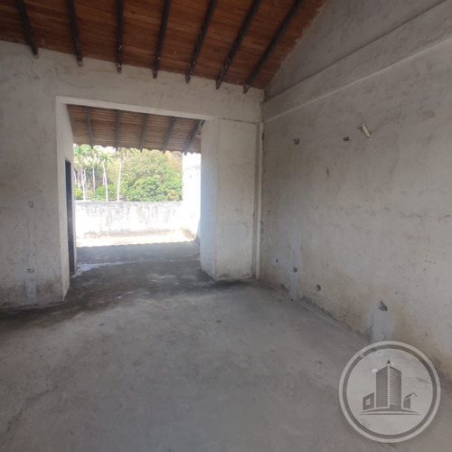 Exclusivo Townhouse En Venta Urb Cantarrana Maracay 06js