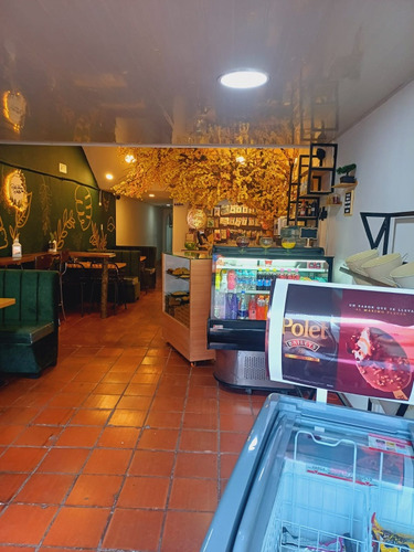 Venta Hermoso Cafe-bar- Salón De Onces