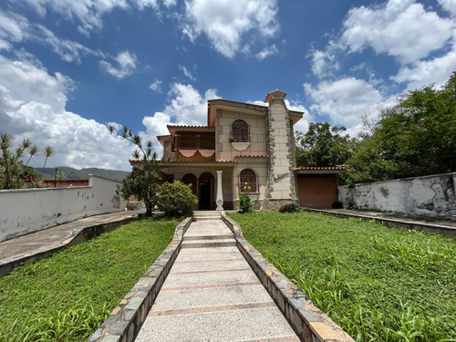 ¡venta! Casa Quinta En Urb. El Castaño, Maracay.