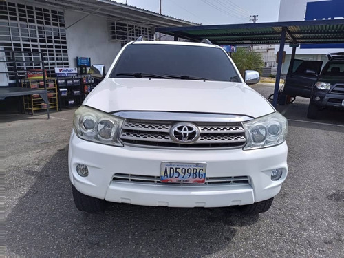 Imagen 6 de 13 de Toyota Fortuner Sr