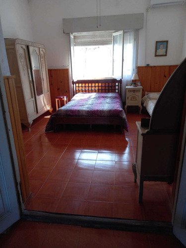 Imagen 6 de 12 de Al946 Venta Casa Con Jardin, Gran Fondo 5 Ambientes Peñarol