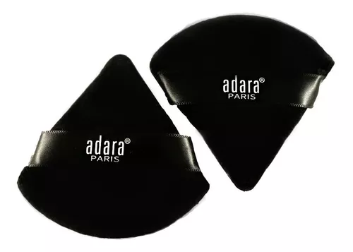 DISPONIBLE!😍 Borla de maquillaje triangular de Adara Paris🖤 .  #cosmetycshop #tiendademaquillaje #ciudadelcarmencampeche  #tiendadecosmeticos, By CosmetYc' Shop