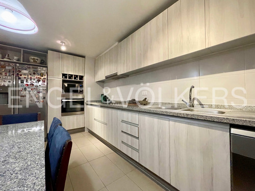 Gran Departamento Con 148 M2, Sector Parque Brasil