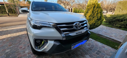 Imagen 14 de 17 de Toyota Sw4 2019 2.8 Srx 177cv 4x4 7as At