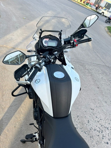 Imagen 3 de 5 de Benelli 502 X