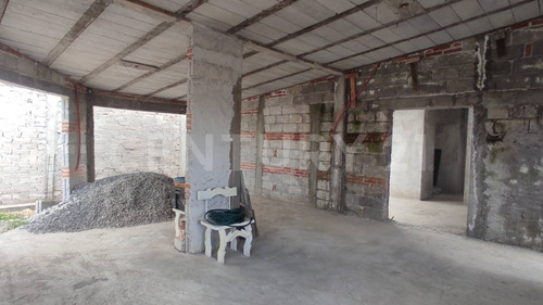 Casa En Venta Con Local Comercial En El Chamizal, Pedro Escobedo, Querétaro.