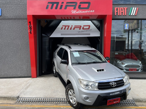 Toyota Hilux SW4 3.0 SRV 4X4 7 LUGARES 16V TURBO INTERCOOLER DIESEL 4P AUTOMÁTICO