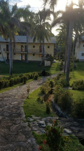 Vendo Hotel/resort Con Playa Privada De 81 Habitaciones En Samaná, República Dominicana