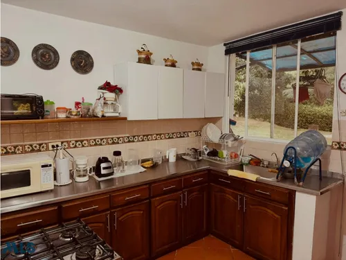 Finca Independiente En V. La Miranda Con Excelente...(mls#252449)