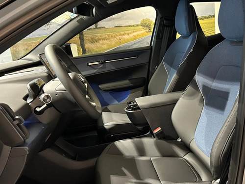 Volvo EX30 0.0 Plus Extended Range (Single) 5P Eléctrico