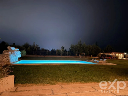 Parcela En Venta En Olmué. Gran Casa Moderna De 7 Dorm.