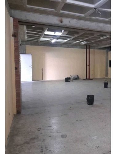 Alquilo Local Av. Baralt 500m2 5080