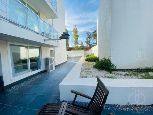 Imagen 14 de 19 de Punta Del Este, 2 Dormitorios Con Amplia Terraza Y Servicios.- Ref: 54484