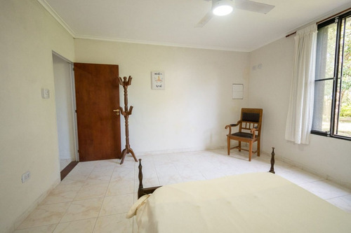 Venta Casa 4 Dormitorios Pileta Y Parque Colastine