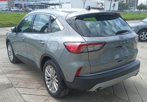 Imagen 4 de 25 de Ford Escape Titanium 4x4 Ecoboost 2023 Casatoro 170 M.b
