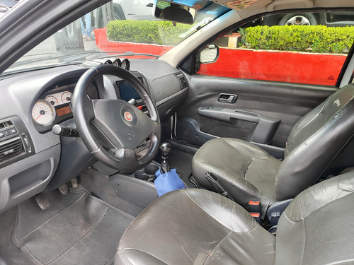 Fiat Strada 1.8 16v Adventure Cab. Dupla Flex 2p