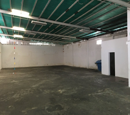 Imagen 5 de 14 de Galpón Con Local Comercial En Alquiler Maracay La Coromoto