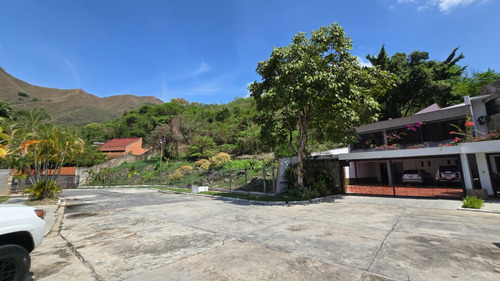 Casa En Venta En Conjunto Cerrado En El Parral (550ms)