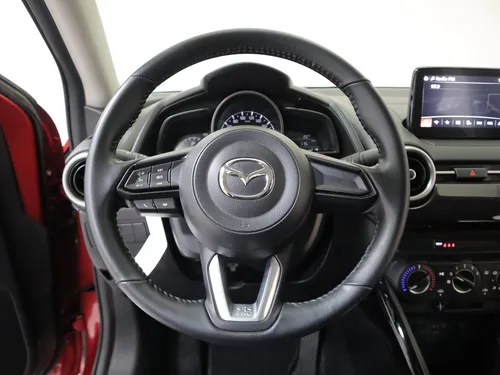 Mazda 2 TOURING SEDAN 1.5 TP 6AB