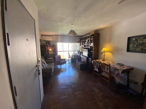 Venta Apartamento 2 Dormitorios, Piso Alto Hermosa Vista. Zona Centro