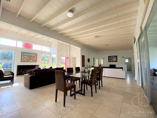 Imagen 4 de 26 de Moderna Casa Con Piscina En Barrio Privado Verde Mora, Punta Del Este