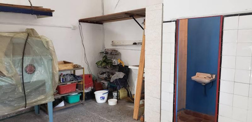 Lanús * Venta Local Comercial * A Mts Av. Rivadavia