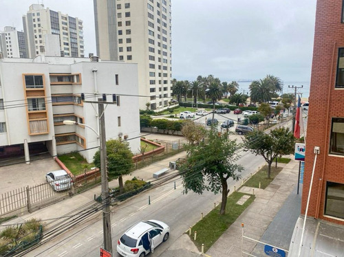 Excelente Departamento Ubicado En Sector Poniente De Viña.