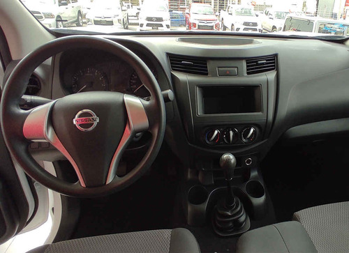 Imagen 9 de 12 de Nissan Chasis Cabina Np300 2019 2p L4/2.4 Man