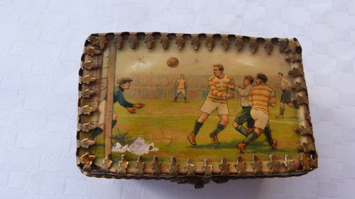 Monijor62-antiguo Cofre Aleman Hojalata Bronce Esc.futbol (Usado)