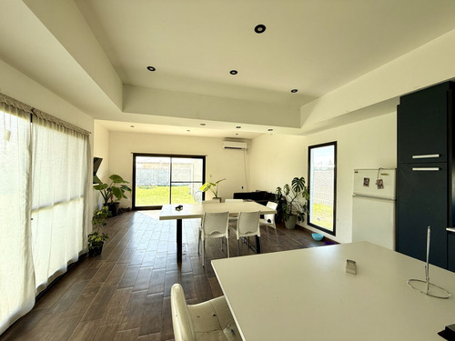 Venta De Casa 2 Dormitorios En Máximo Paz, Cañuelas