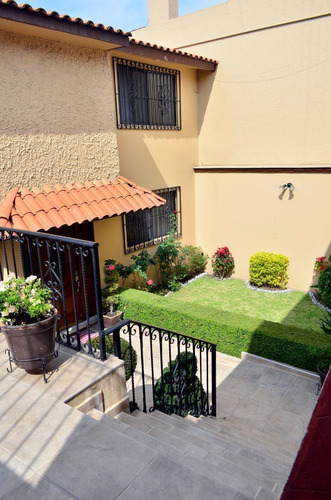 Casa En Venta En Lomas De La Hacienda Av1032