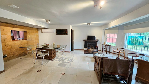 Casablanca - Oportunidad En Carrasco Country , Moderno Chalet