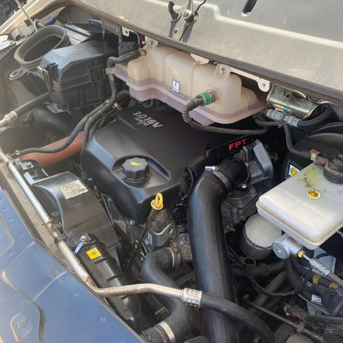 Imagem 6 de 11 de Sucata De Iveco Daily 2019 Pra Retirar Peças