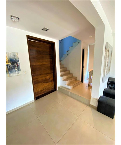 Impecable Casa 5 Ambientes. Digna De Ver
