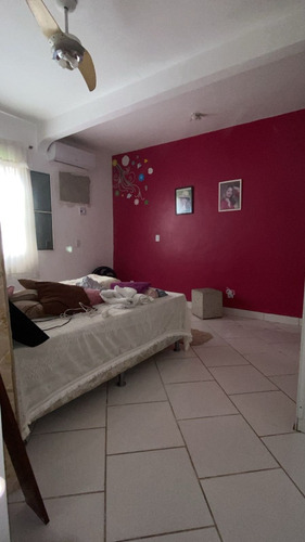 Casa Linear , 2 Quartos Amplos Com Ar Condicionado, Garagem