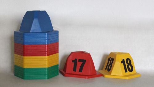 Imagen 2 de 9 de Conos Y Piramides Imantados Para Taller Y Concesionario.