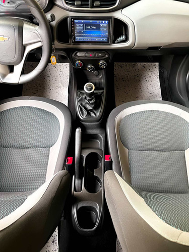Imagem 4 de 10 de Chevrolet Onix 1.0 Mpfi Lt 8v Flex 4p Manual