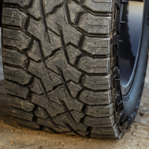 Pneu Aro 17 35X12.50R17 Venom Power R/T 10PR 121Q Design Agressivo Estilo Off-Road Alta Performance Ideal Para SUV e 4x4 Excelente Tração e Estabilidade em Todos Terrenos